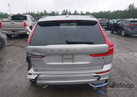 2024 Volvo Xc60 B5 Plus Dark Theme z USA, uszkodzony, nr VIN YV4L12RL4R1713474